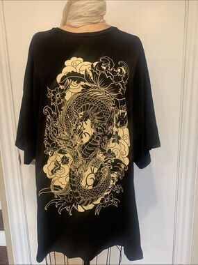 Black Short Sleeve Tee with Cream Dragon Graphic
